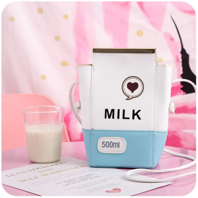 500ml Strawberry / Milk Shoulder Bag AD10645