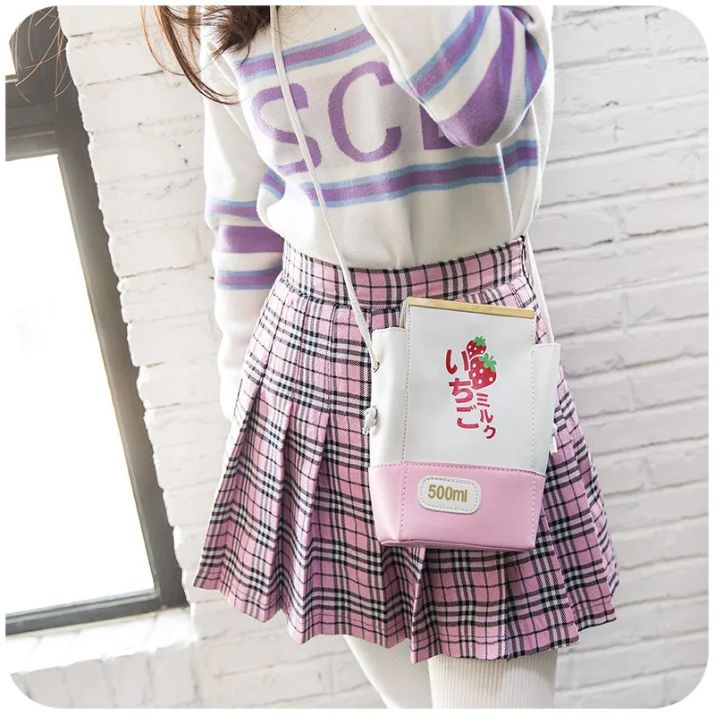 500ml Strawberry / Milk Shoulder Bag AD10645