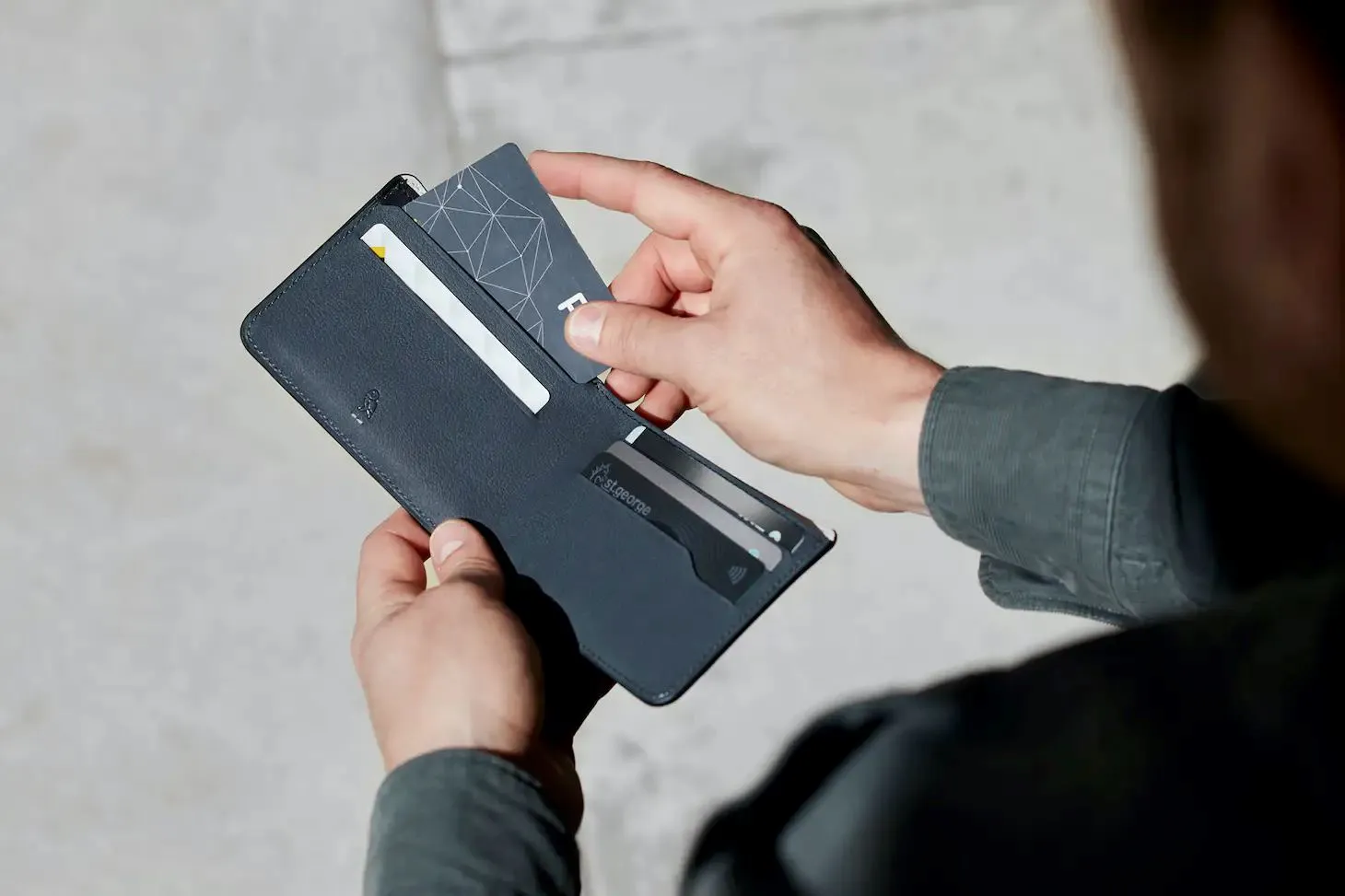 Bellroy Hide & Seek Premium Wallet - Black