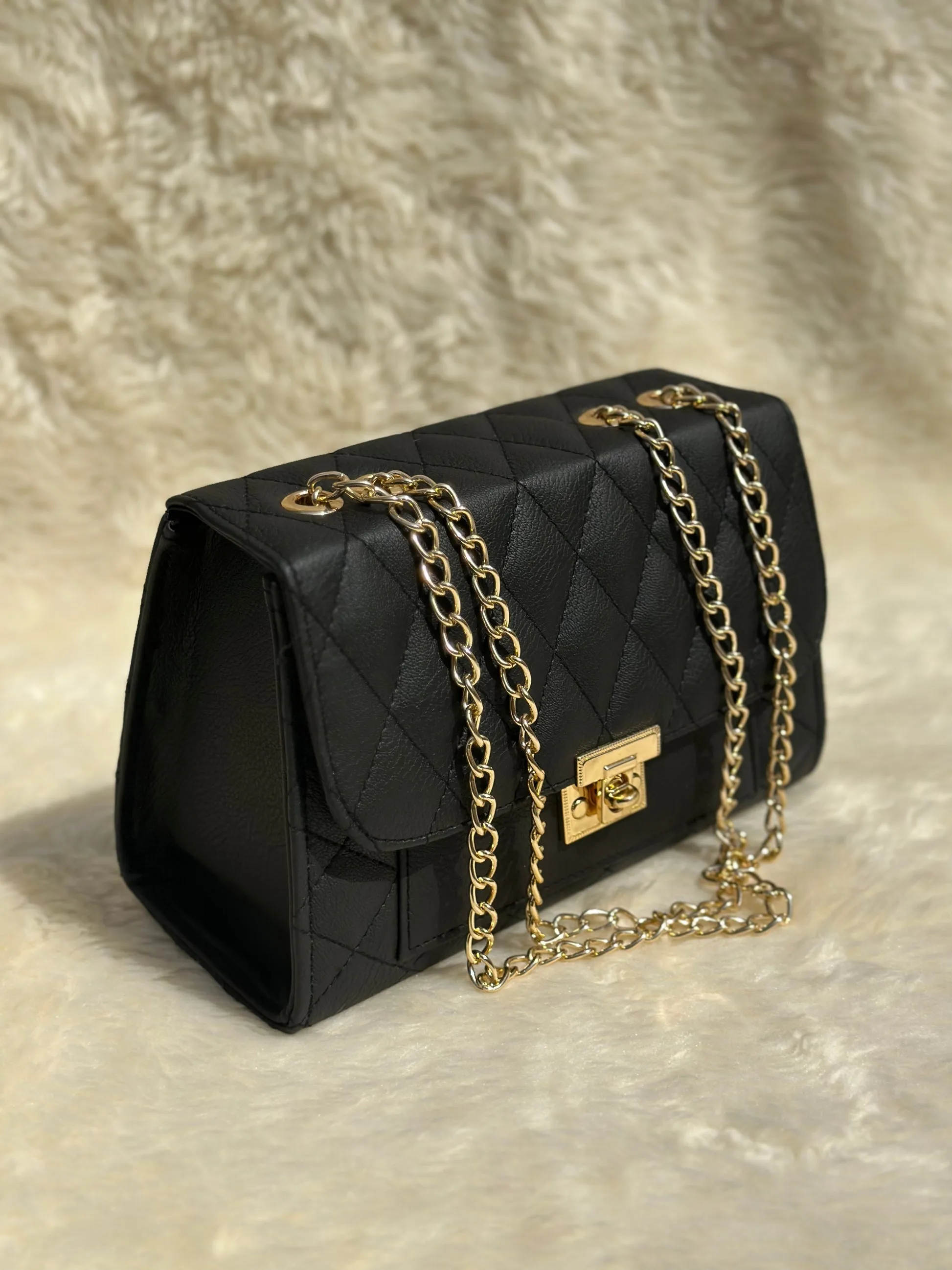 Cross-Body Bag with Golden Chain Black