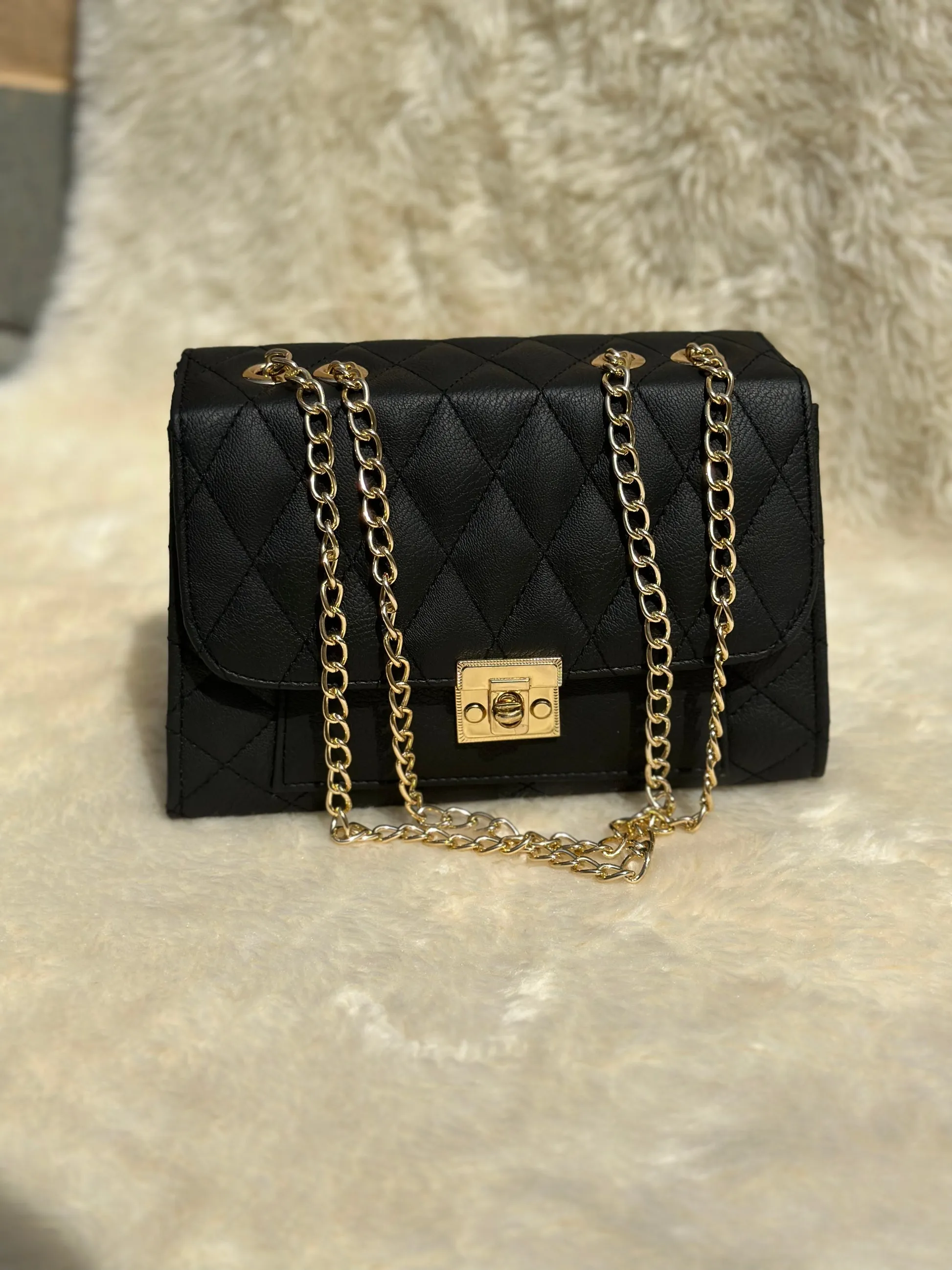 Cross-Body Bag with Golden Chain Black