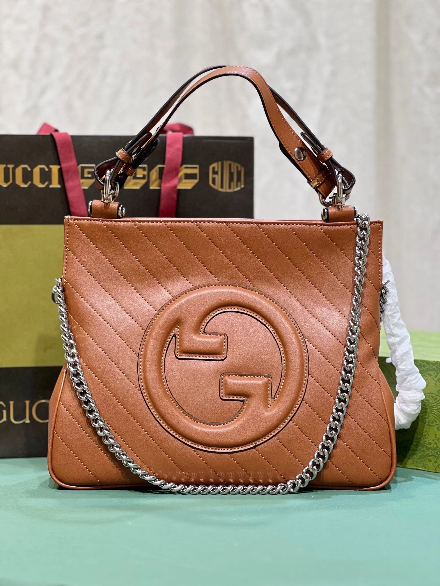 GC582 Gucci Blondie Medium Tote Bag / 13.6x16.1x3.1inch