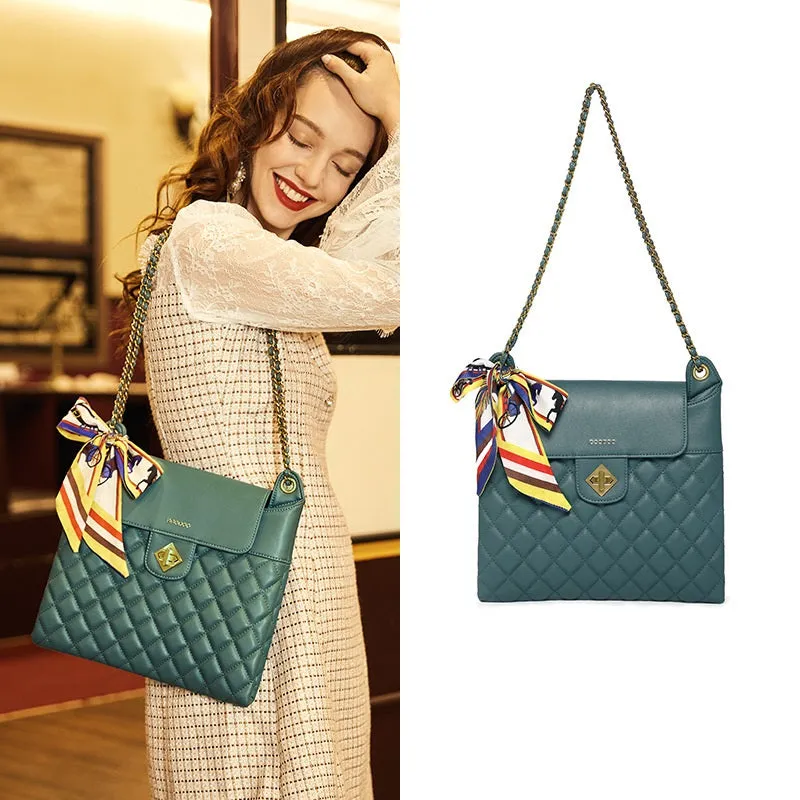 Lattice Pattern Chain Bag