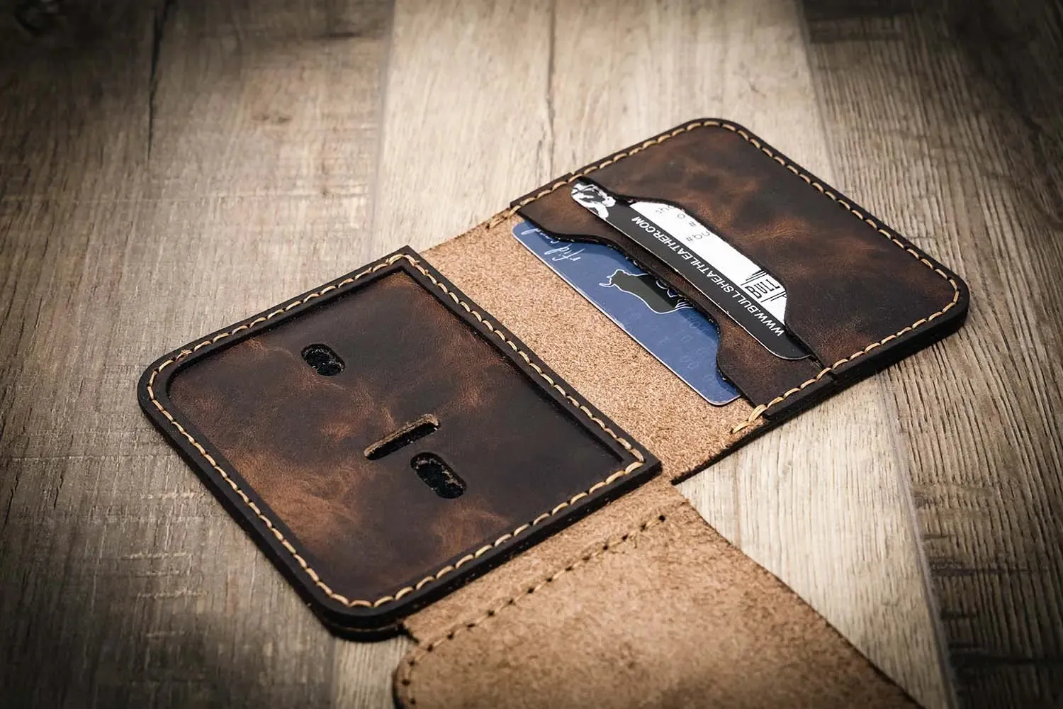 Minimalist Badge Wallet - Walnut Brown