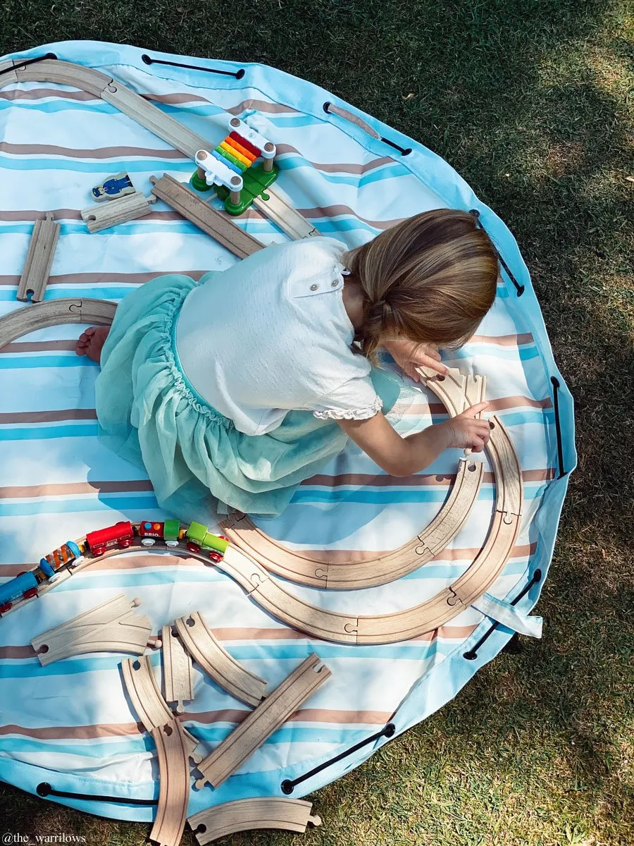 Outdoor storage bag stripes