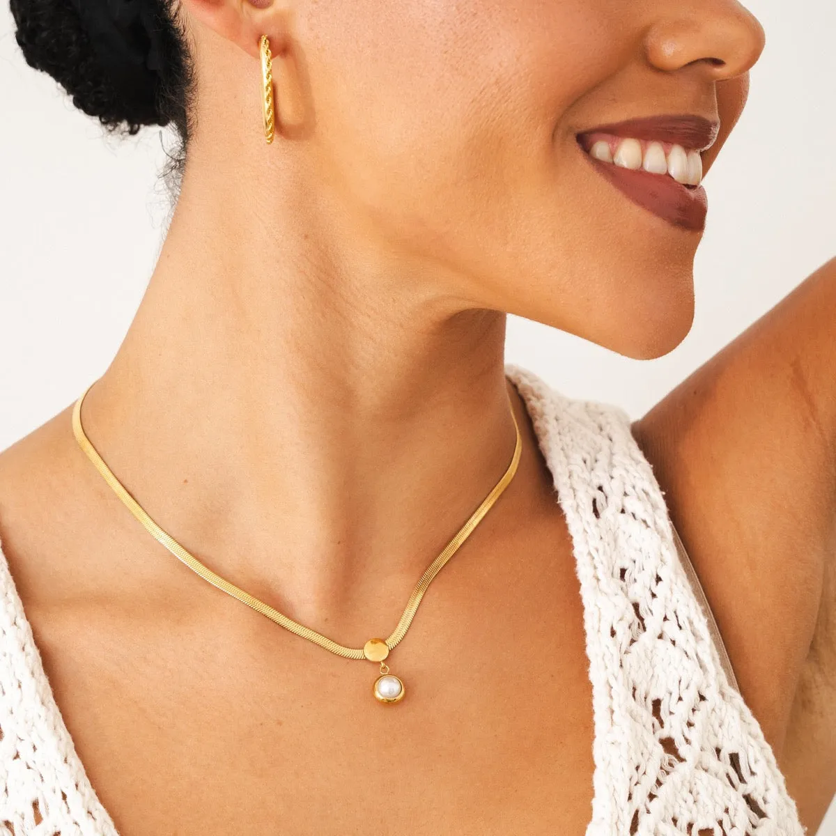 Pearl Pendant Snake Chain Necklace - Gold