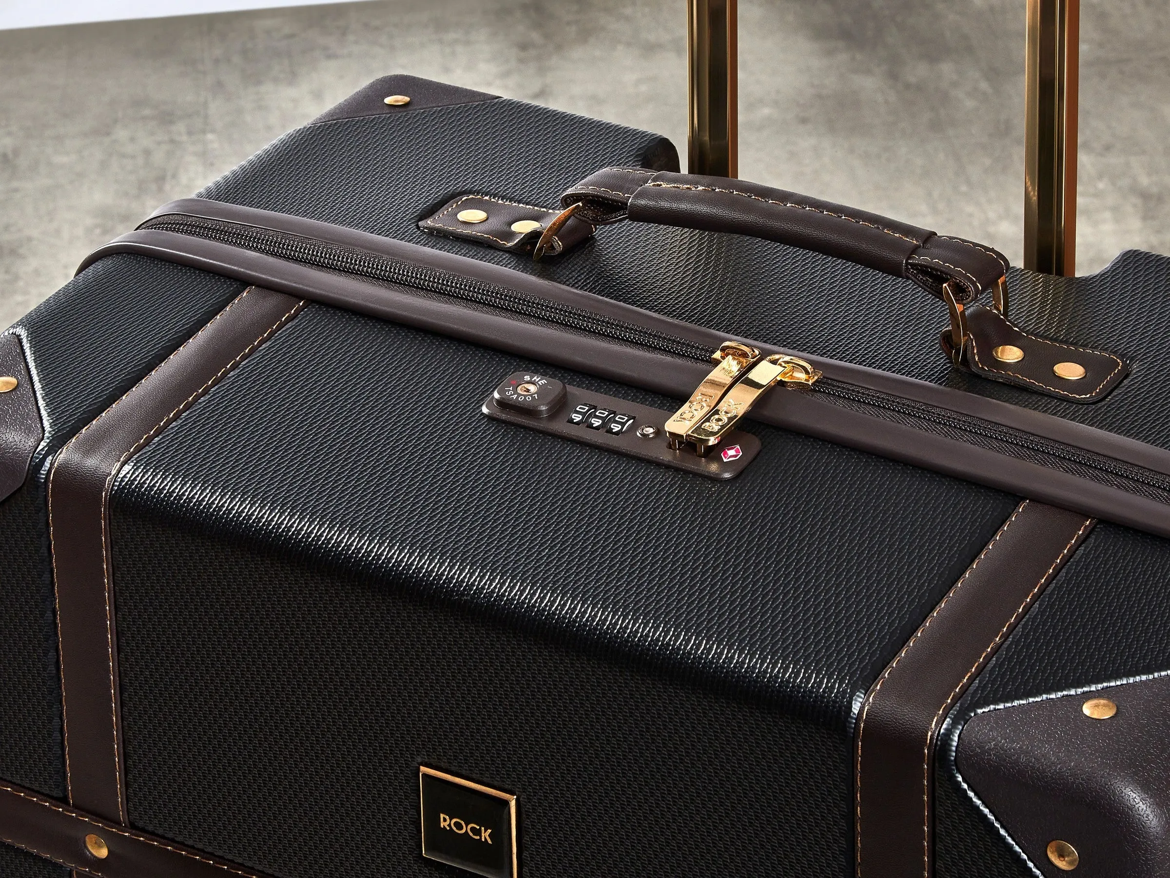 Rock Vintage Spinner Large Suitcase 78cm - Black