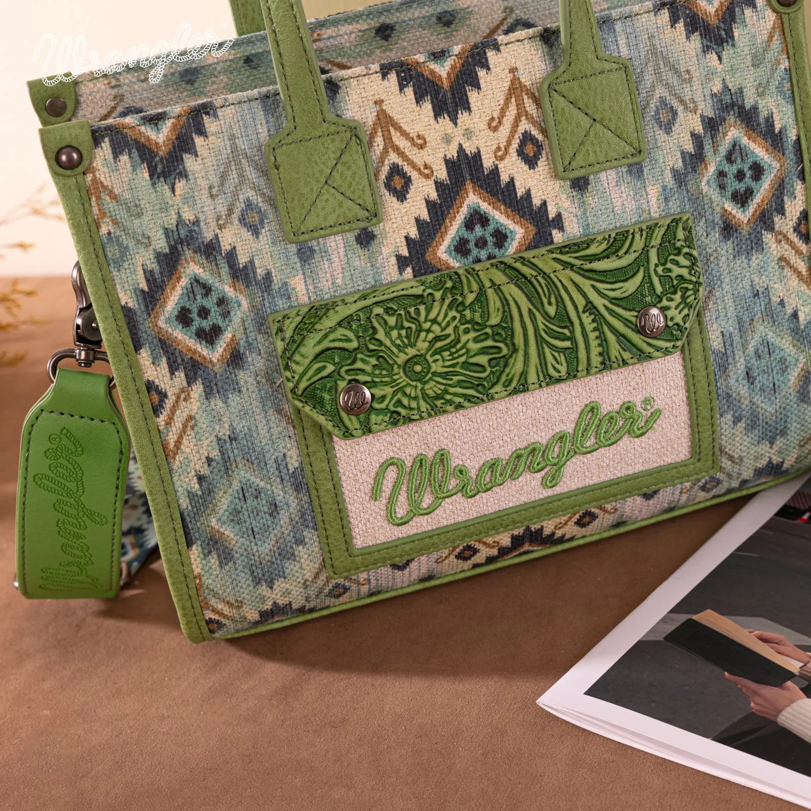 WG130-8120S   Wrangler Southwestern Pattern Dual Sided Print Concealed Carry Tote//Crossbody - Green